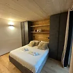 Maison Valgia アパート *